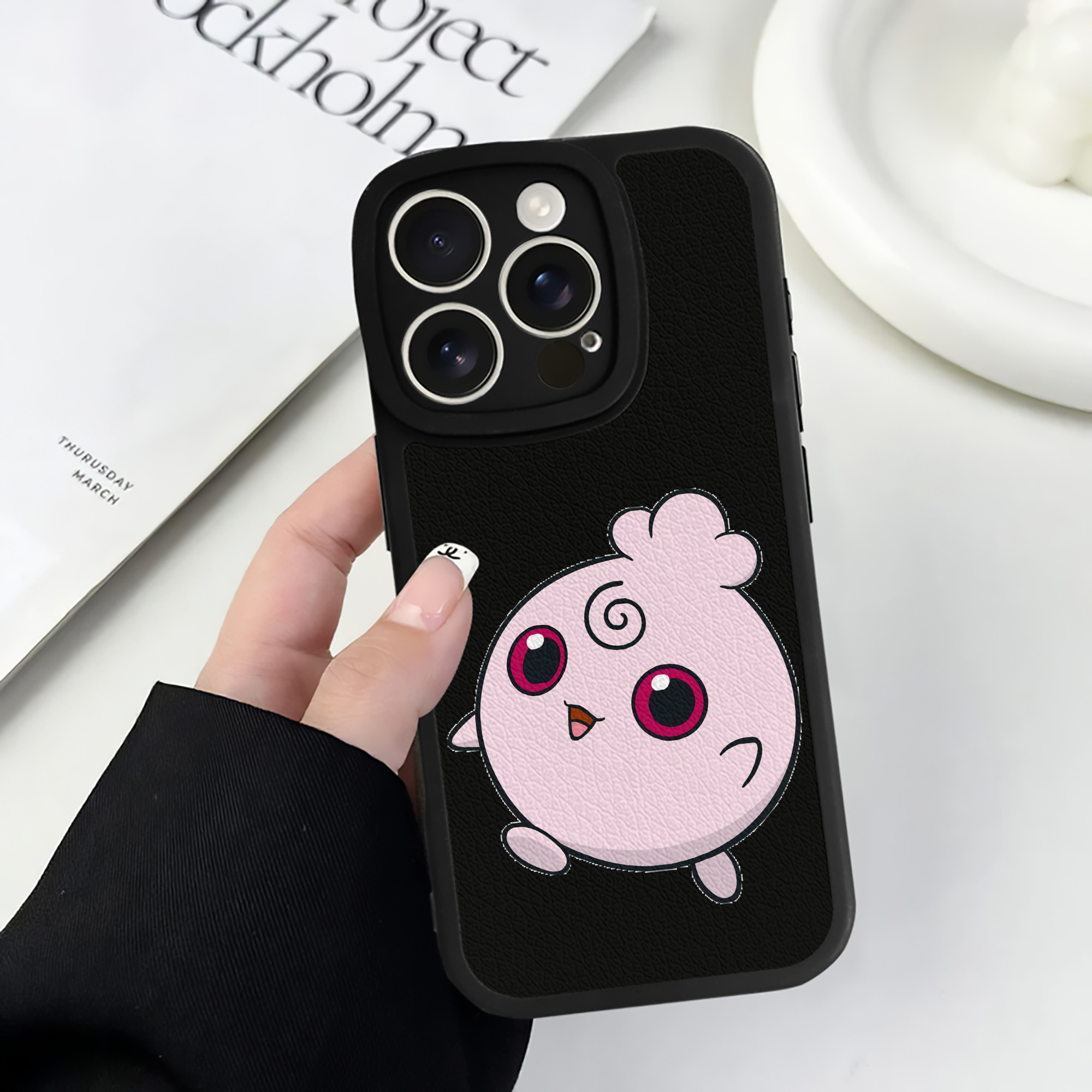 （画像用） ポケットモンスター Pokémon 【iPhone 16シリーズ対応】シリコンスマホケース（レザー調） 材質：シリコン